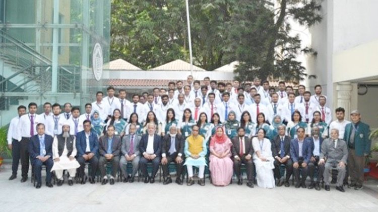 Trainees of Second Integrated Basic Training Course with senior officials of Bangladesh Bank. Photo: Collected