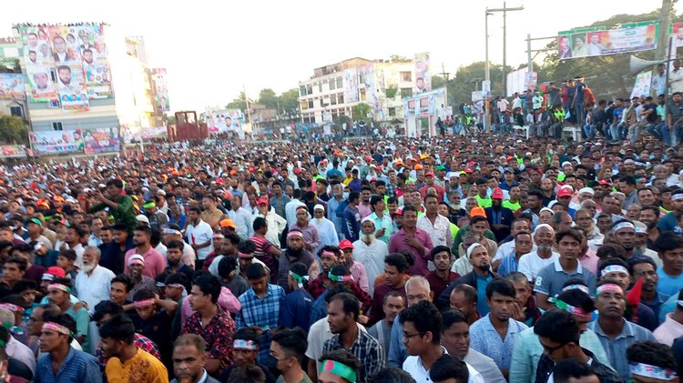 ফেনীর ছাগলনাইয়া আদালত মাঠে বিএনপির জনসভা। ছবি: আজকের পত্রিকা