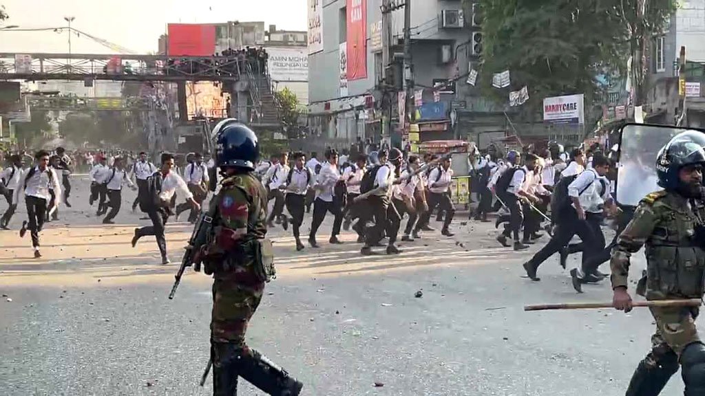 সায়েন্স ল্যাবে ঢাকা কলেজ ও সিটি কলেজের শিক্ষার্থীদের মধ্যে সংঘর্ষ