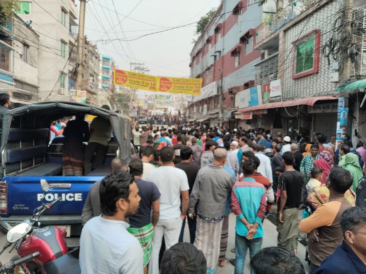 রাজধানীর দক্ষিণ কেরানীগঞ্জ থানার চুনকুটিয়া পাকাপুল এলাকার রূপালী ব্যাংকের জিঞ্জিরা শাখা।